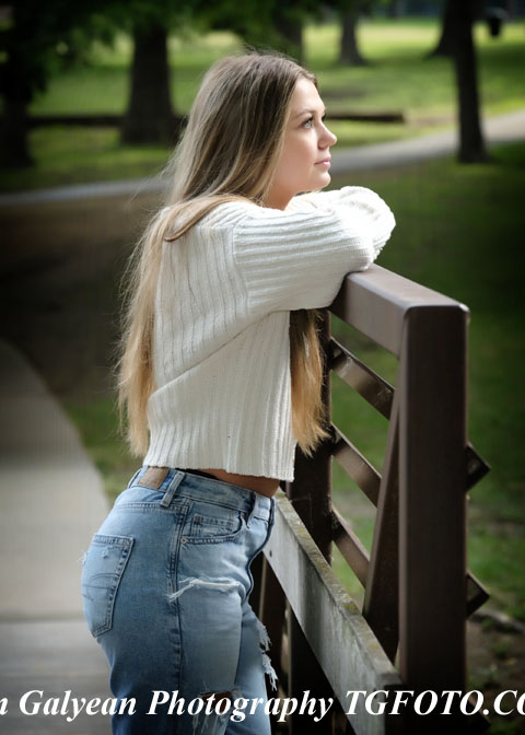 class,of,2023,senior,pictures,portraits,olathe,os,girls,outdoor,affordable,deal,sale,price,when,cost